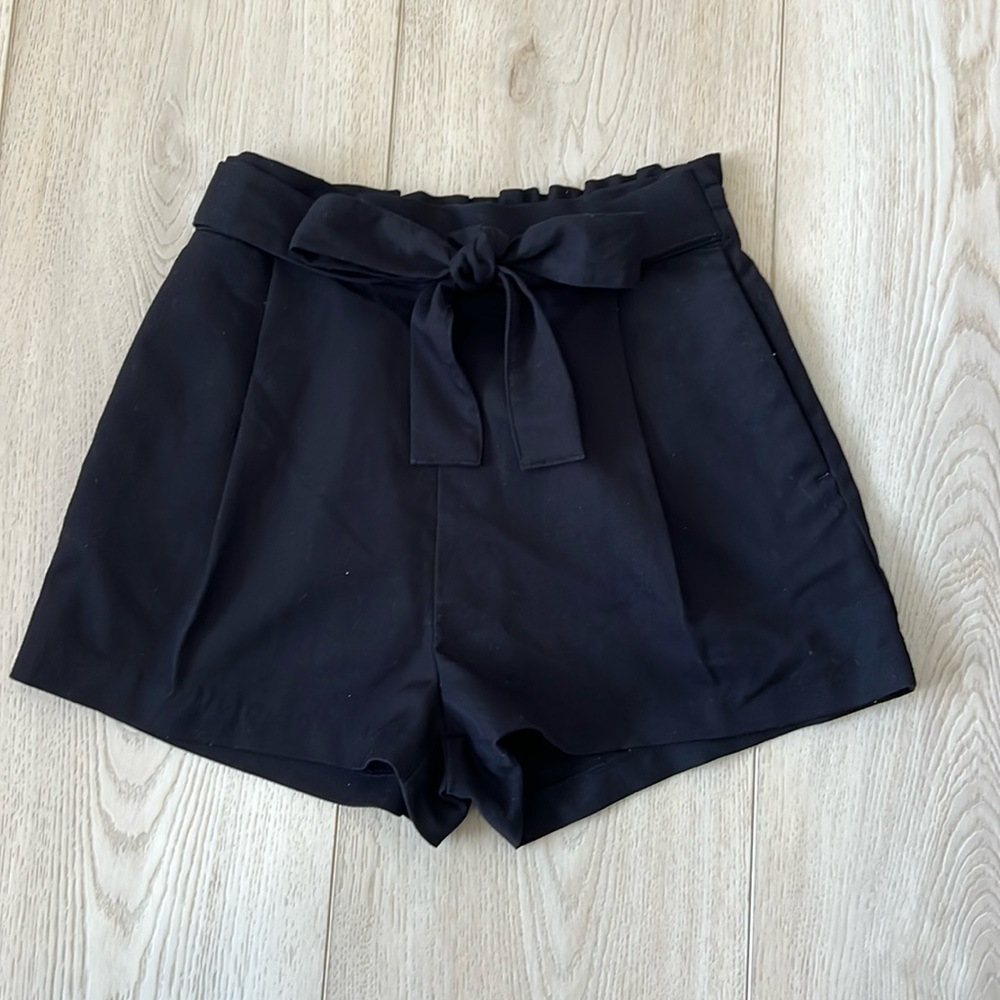 H&M women’s fashion shorts | size 0